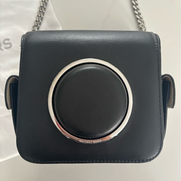 Michael Kors INSTAX BUNDLE - Camera Bag + mini70 Camera + B&W Film Pack - Picture 2 of 9